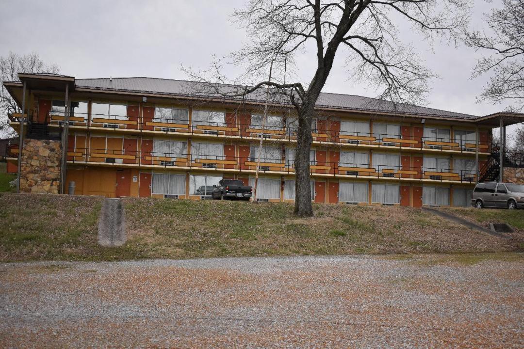 Amerivu Inn-Gilbertsville Екстериор снимка
