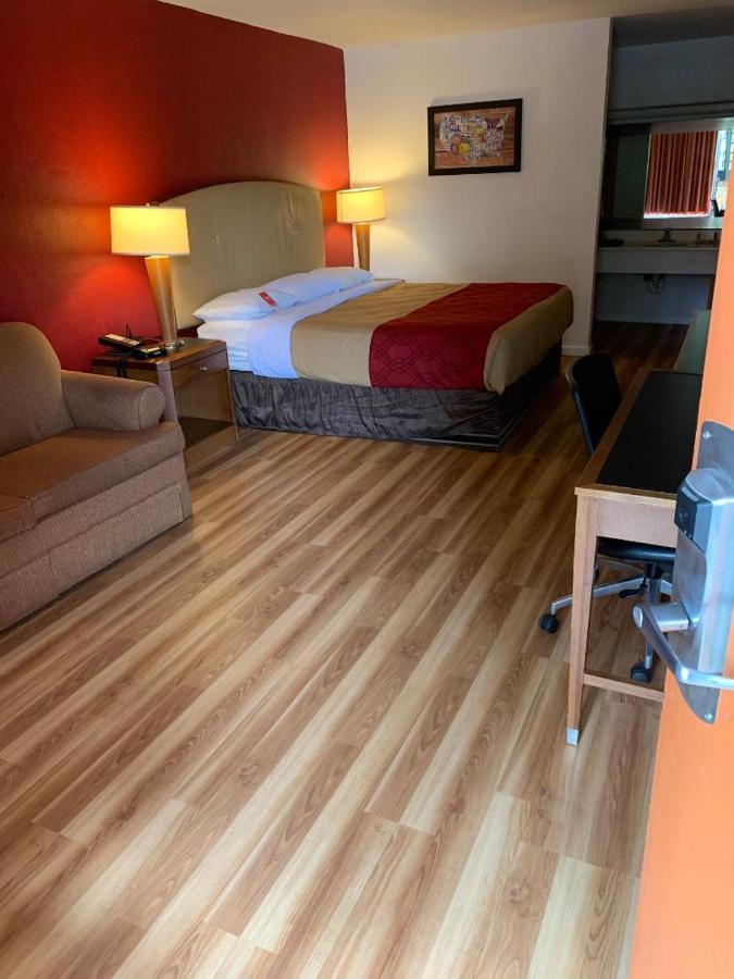 Amerivu Inn-Gilbertsville Екстериор снимка