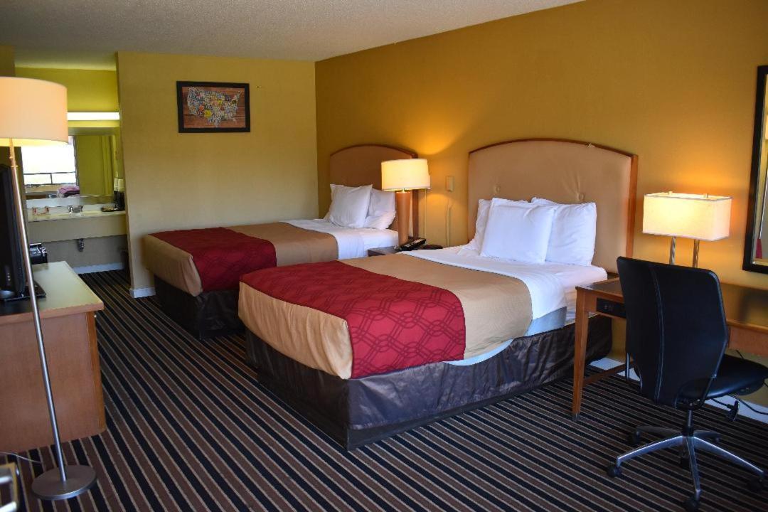 Amerivu Inn-Gilbertsville Екстериор снимка